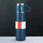 Синий термос с тремя кружками с логотипом