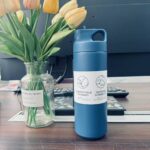 Синий термос в японском стиле с логотипом